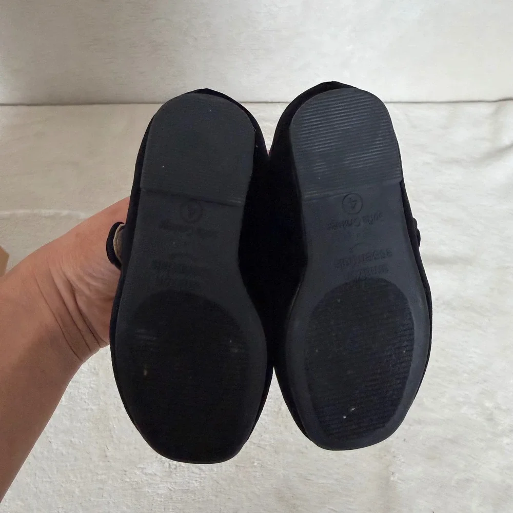 Amazon Essentials x Sofia Grainge Toddler Girls Black Velvet Mary Jane Flats 4